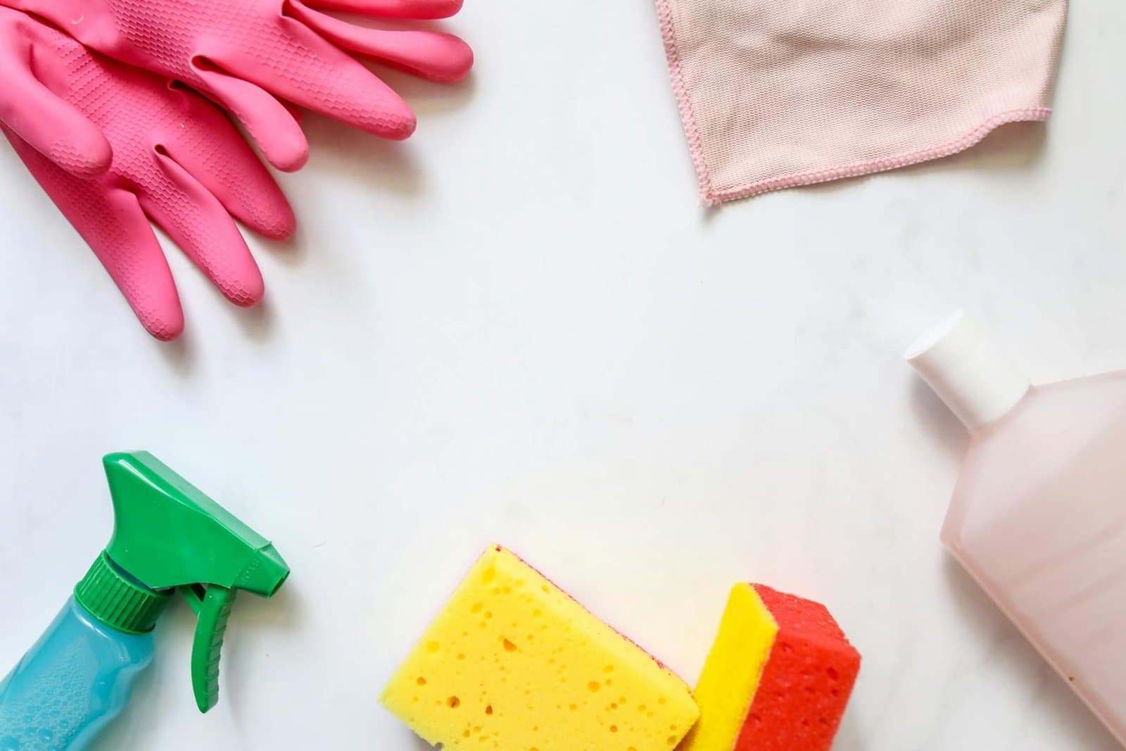 Kit de Limpeza Profissional: Os Produtos e Equipamentos Essenciais para Trabalhar em Portugal em 2026