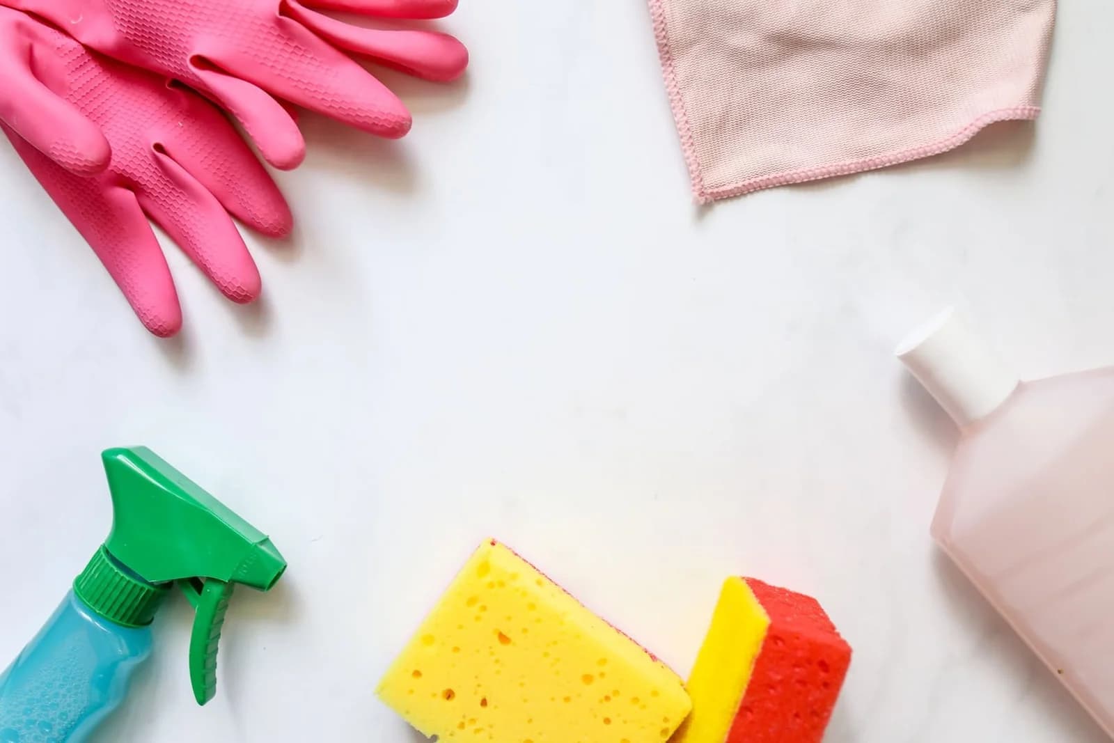 Kit de Limpeza Profissional: Os Produtos e Equipamentos Essenciais para Trabalhar em Portugal em 2026